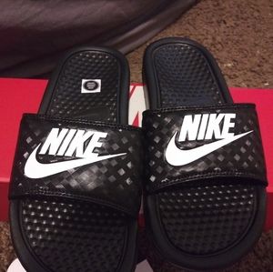 Nike Benassi Slip on